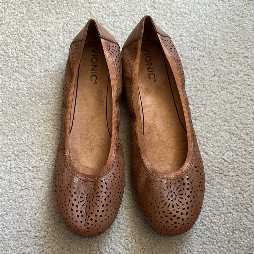 Vionic Women's Brown Flats